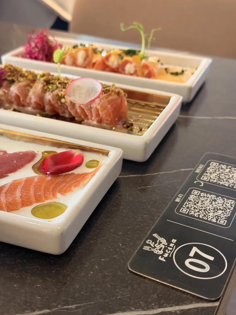 Sashimi e tataki visti dall'alto